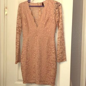 Windsor brand light pink lace long sleeve dress
